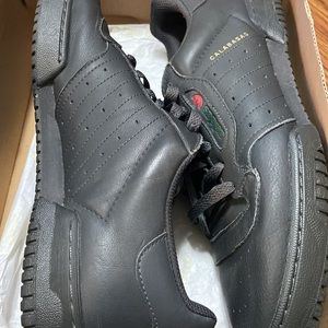 Yeezy Powerphase core black 11 with box